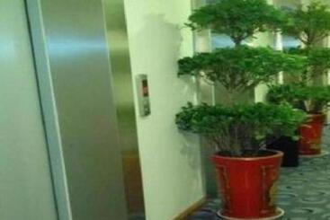 فندق 7days Inn Korla Passenger Station