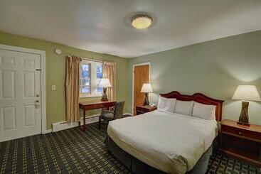 Colonial Motel And Spa