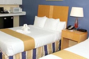 فندق Chart House Suites And Marina