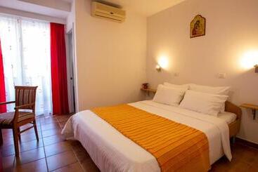 پانسیون Pansion Boris