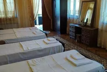 پانسیون Guest House Teni