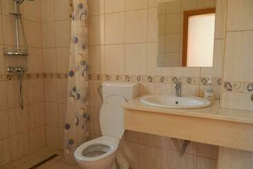 پانسیون Vila Izvor