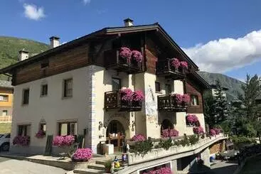 Hotel Garni Rin Da Rin