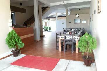 Hotel Royal Point Arugambay