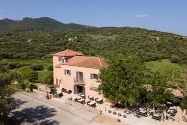 Hotelli Hôtel   Restaurant U Santu Petru