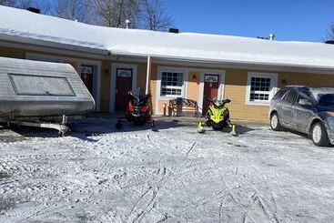 فندق على الطريق North Bay Inn