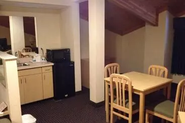 فندق Ameristay Inn & Suites