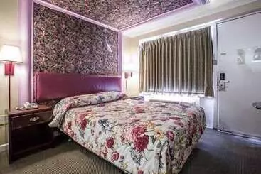 Hotelli Downbeach Inn