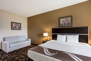 酒店 Quality Inn & Suites Pearl Jackson