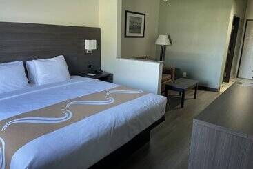 فندق Quality Suites I44