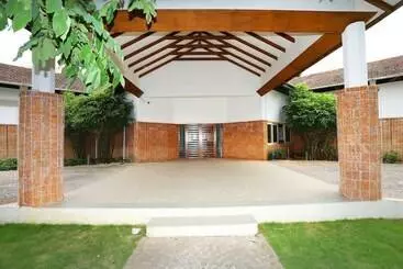 Hotelli Capital O 29855 Island Inn