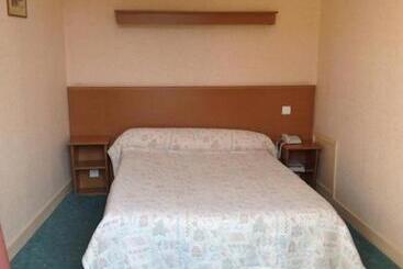 בית מלון כפרי De Paris