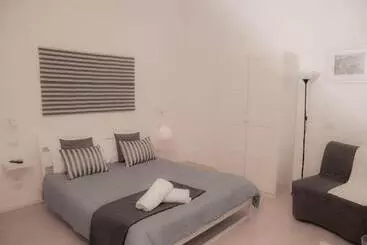 ベッドアンドブレックファースト Bookbreakfast