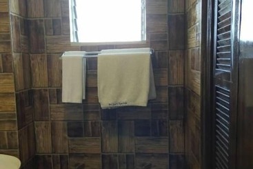 호텔 Marjhun's Apartelle