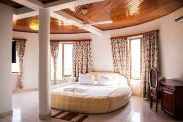 בית מלון כפרי Odjidja Royal Palace