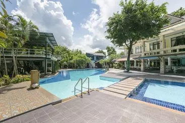 Hotelli Capital O 418 Saksaitarn Resort