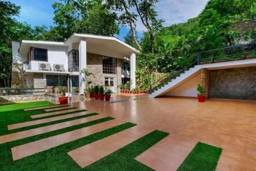 Hotel Summit By The Ganges Beach Resort & Spa