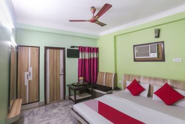 Hotel Tanushree By Oyo Rooms