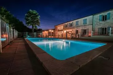 Pension Les Cuves  Saintes