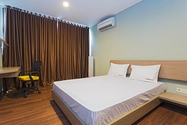 פנסיון Reddoorz Near Lippo Village