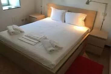 Residenssi Stunning Medieval Setting Surrounded By Mountains