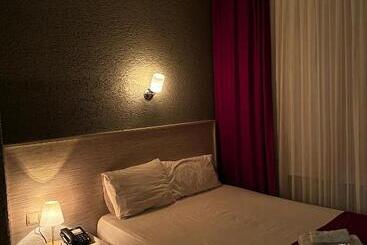 בית מלון כפרי Ferah