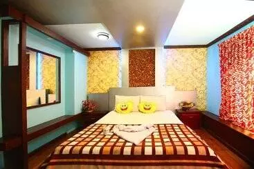 Hotel Beachparadise Daycruise Houseboat