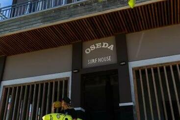 مبيت وإفطار Oseda Nias Surf House