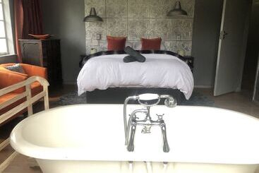 צימר Ukholo Lodge