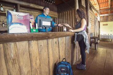 Отель La Tigra Rainforest Lodge