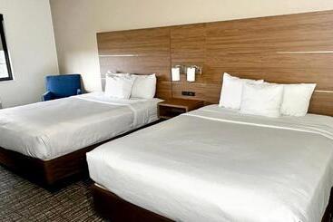 Estherville Hotel & Suites