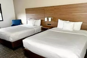 Estherville Hotel & Suites