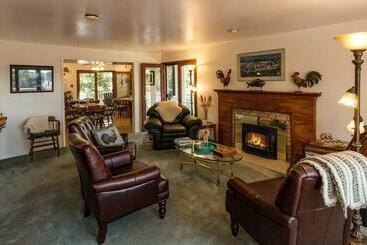 Hillside House Bed And Breakfast