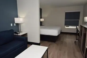 ホテル Baymont by Wyndham Batavia - Darien Lake