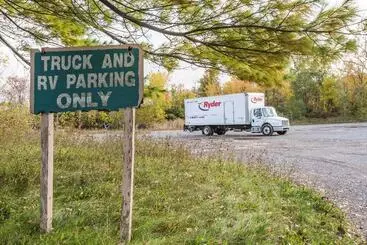 בית מלון כפרי Super 8 By Wyndham Batavia E Of Darien Lake Theme Park