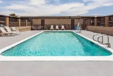 Отель Travelodge Victorville