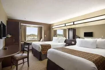 Microtel Inn & Suites By Wyndham Cambridge