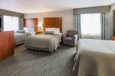 モーテル Americinn By Wyndham Des Moines Airport