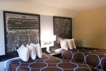 모텔 Super 8 By Wyndham Brownsburg