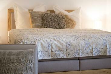 膳宿费 Die Fruchtstub