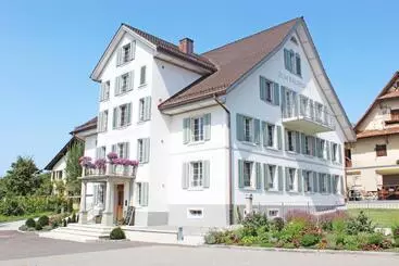 Majatalo Gasthaus Zum Bauernhof