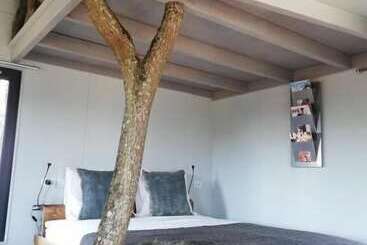 Hotel Domaine Bonneblond   Cabanes Perchées