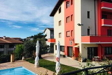 בית מלון כפרי Opera