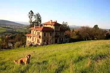 ペンション La Source Doree