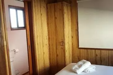 ホテル Pleasurelea Tourist Resort & Caravan Park