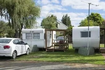 Hotel Triabunna Cabin & Caravan Park