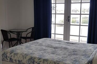 Redtail Ridge Cottages   Adults Only