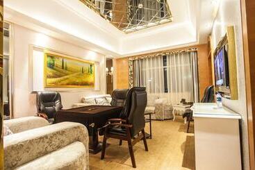 Hostel Kelly Wah International