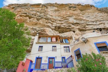 Casa Rurale Rustic Cave House Situated In The Albacete Region