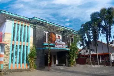 Hotel Oyo 1240  Pantai Jaya